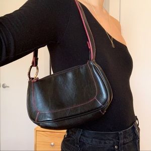 VINTAGE BLACK LEATHER HAND BAG